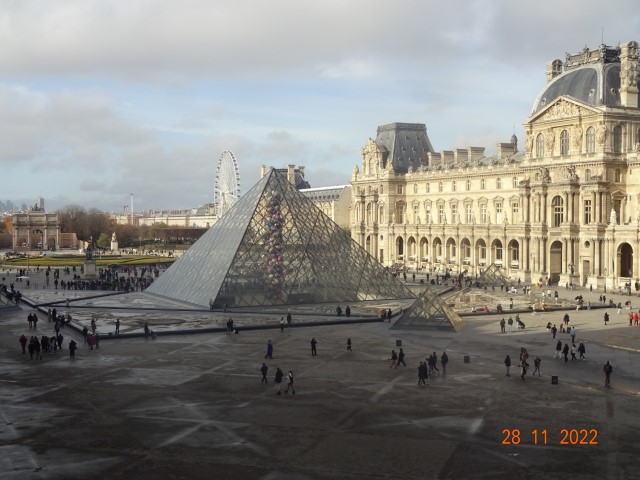The Louvre & its Pyramid